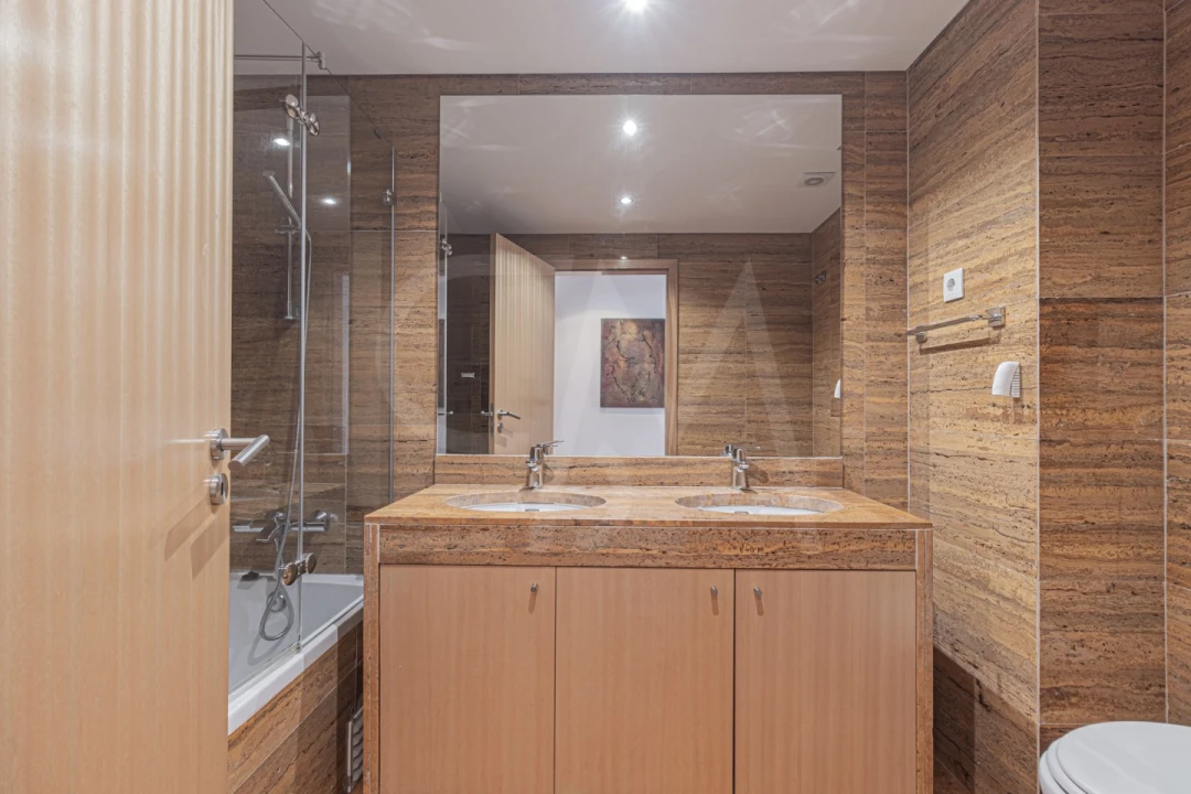 Apartamento T5 para Venda em Ajuda Foto 26