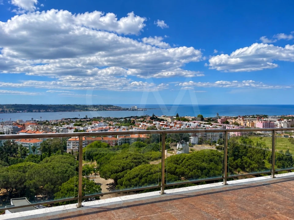 Apartamento T5 para Venda em Ajuda Foto 1