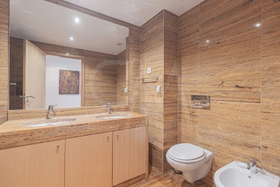 Apartamento T5 para Venda em Ajuda