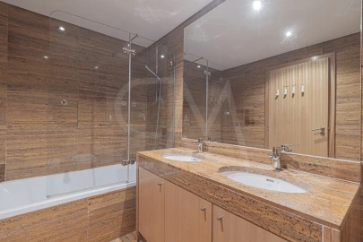 Apartamento T5 para Venda em Ajuda