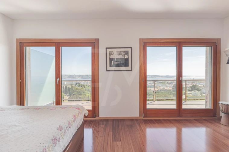 Apartamento T5 para Venda em Ajuda Foto 20