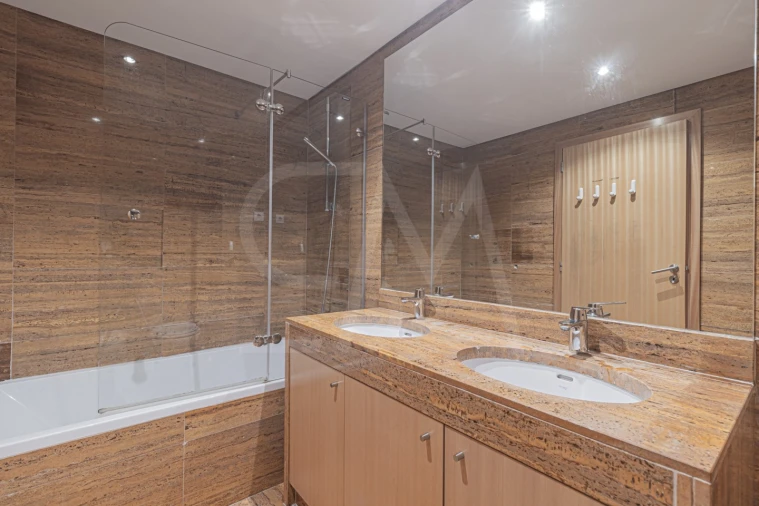 Apartamento T5 para Venda em Ajuda Foto 27