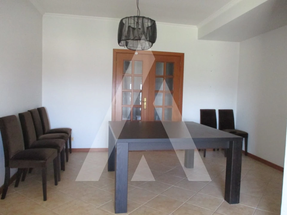 Apartamento T3 para Arrendamento em Oliveira do Bairro Foto 1