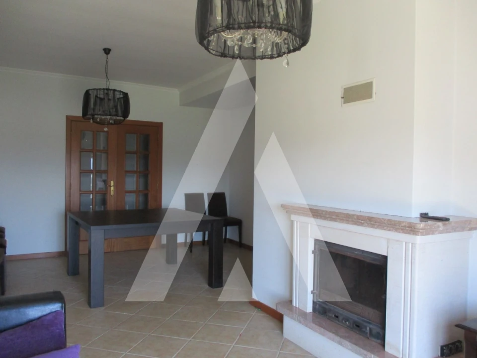 Apartamento T3 para Arrendamento em Oliveira do Bairro Foto 2