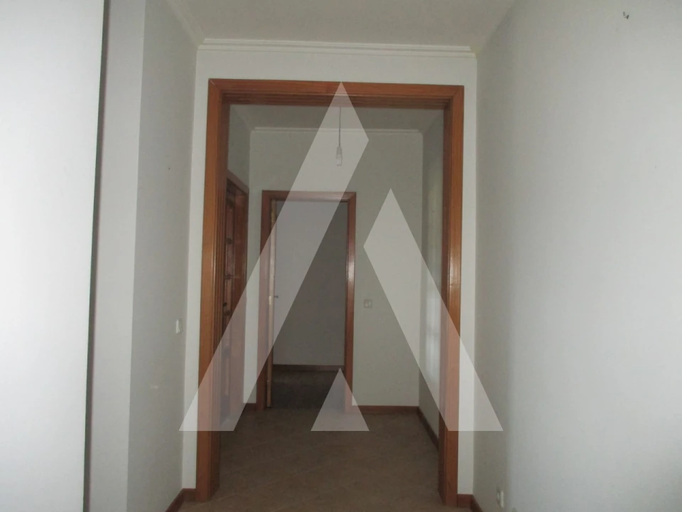 Apartamento T3 para Arrendamento em Oliveira do Bairro Foto 7