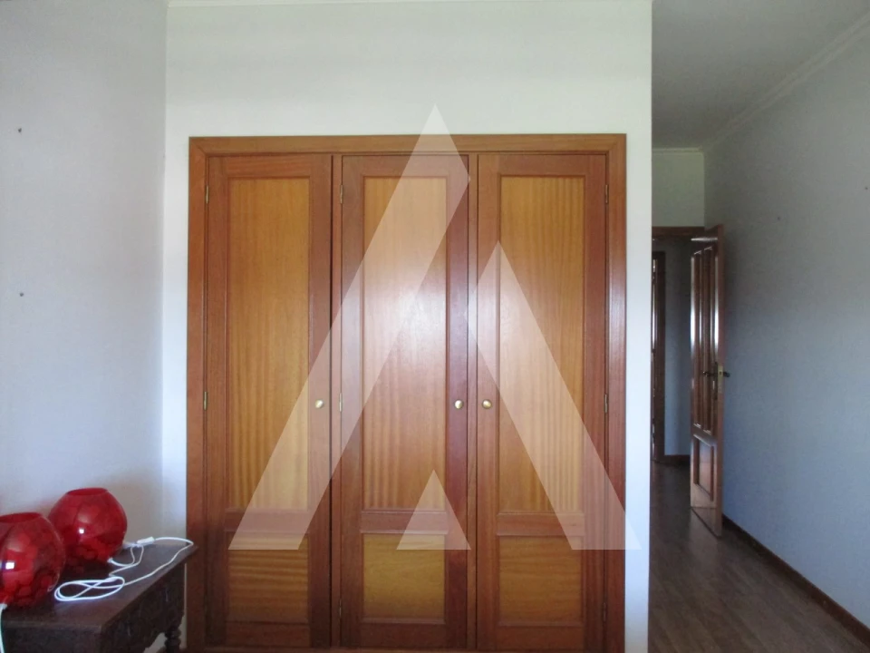 Apartamento T3 para Arrendamento em Oliveira do Bairro Foto 17