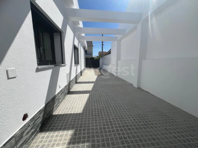 Moradia T4 para Venda em Fernao Ferro Foto 7