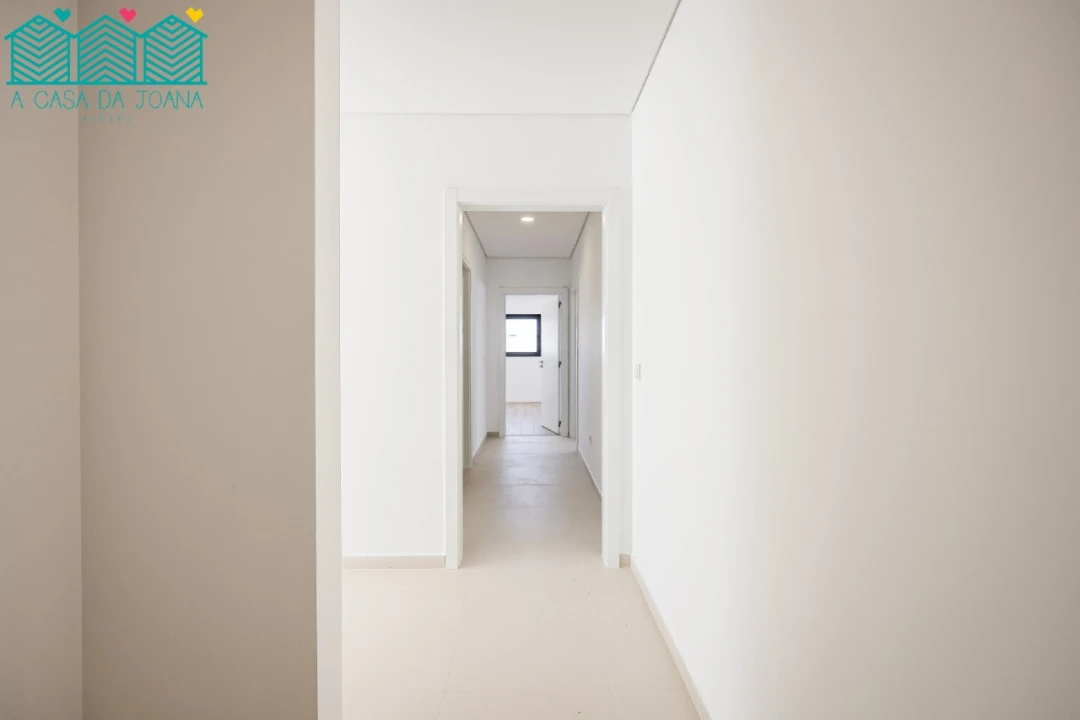 Apartamento T2 para Arrendamento em Aradas Foto 3