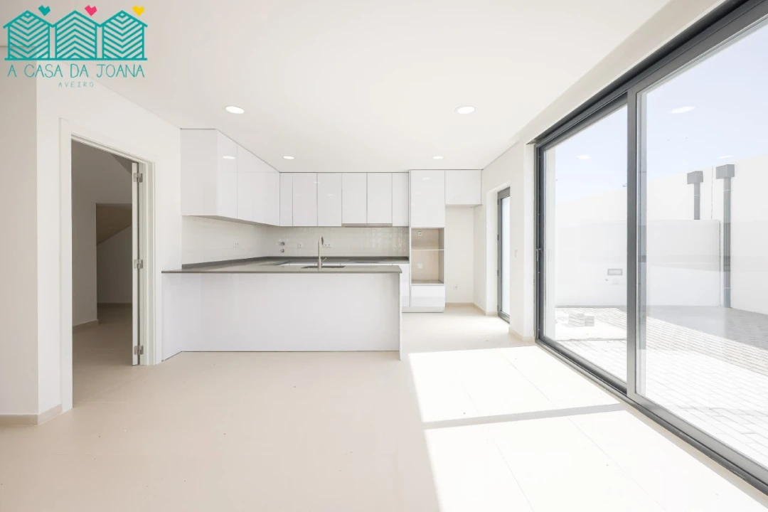 Apartamento T2 para Arrendamento em Aradas Foto 4