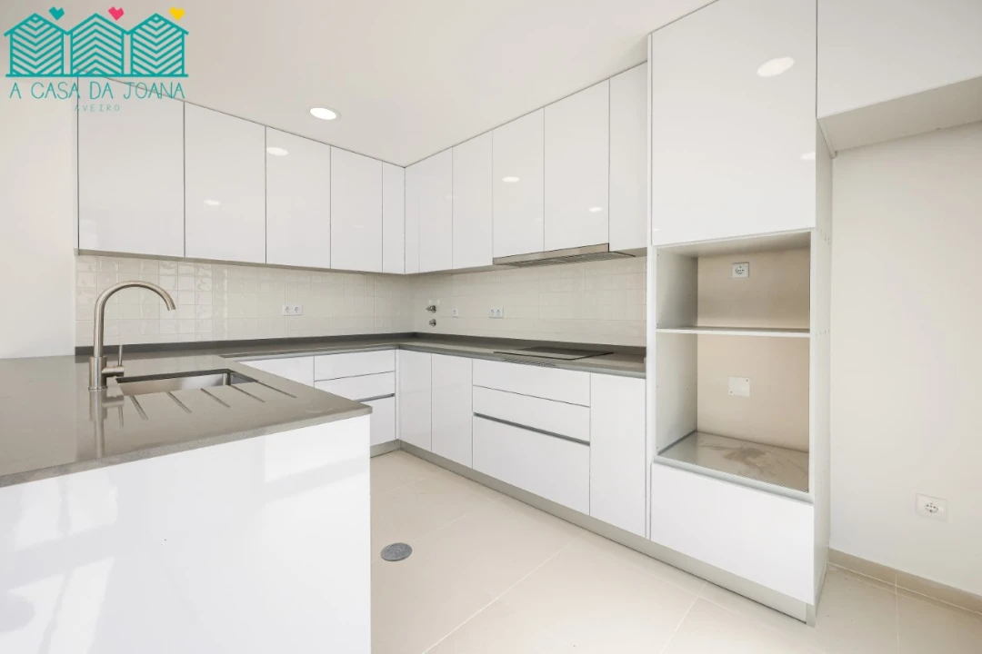 Apartamento T2 para Arrendamento em Aradas Foto 5