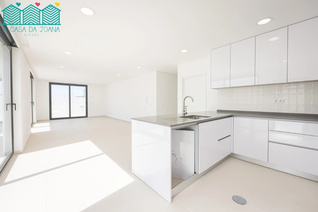Apartamento T2 para Arrendamento em Aradas Foto 8