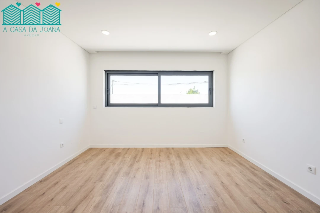 Apartamento T2 para Arrendamento em Aradas Foto 18