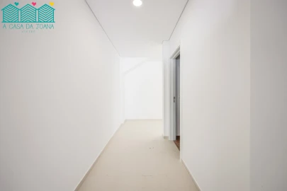 Apartamento T2 para Arrendamento em Aradas