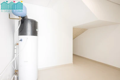 Apartamento T2 para Arrendamento em Aradas