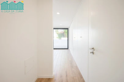Apartamento T2 para Arrendamento em Aradas