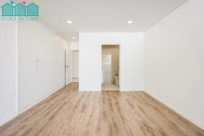 Apartamento T2 para Arrendamento em Aradas
