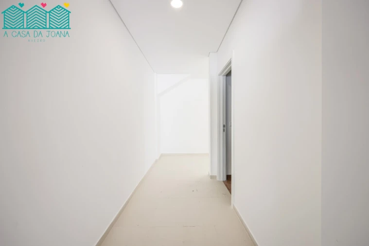 Apartamento T2 para Arrendamento em Aradas Foto 2