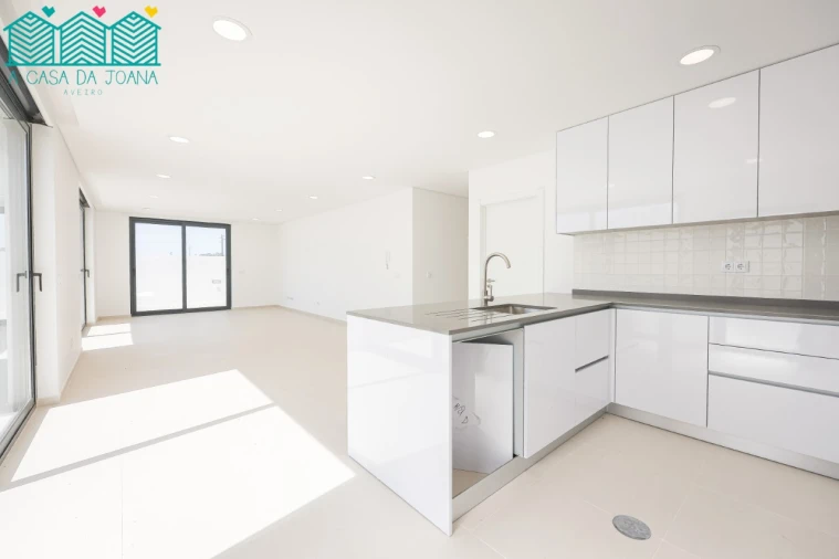 Apartamento T2 para Arrendamento em Aradas Foto 8