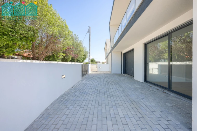 Apartamento T2 para Arrendamento em Aradas Foto 32