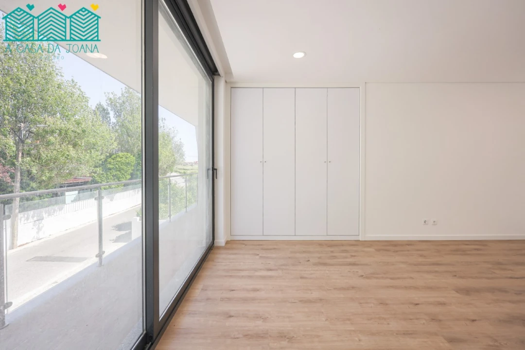 Apartamento T3 para Arrendamento em Aradas Foto 12