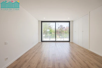 Apartamento T3 para Arrendamento em Aradas
