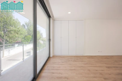 Apartamento T3 para Arrendamento em Aradas