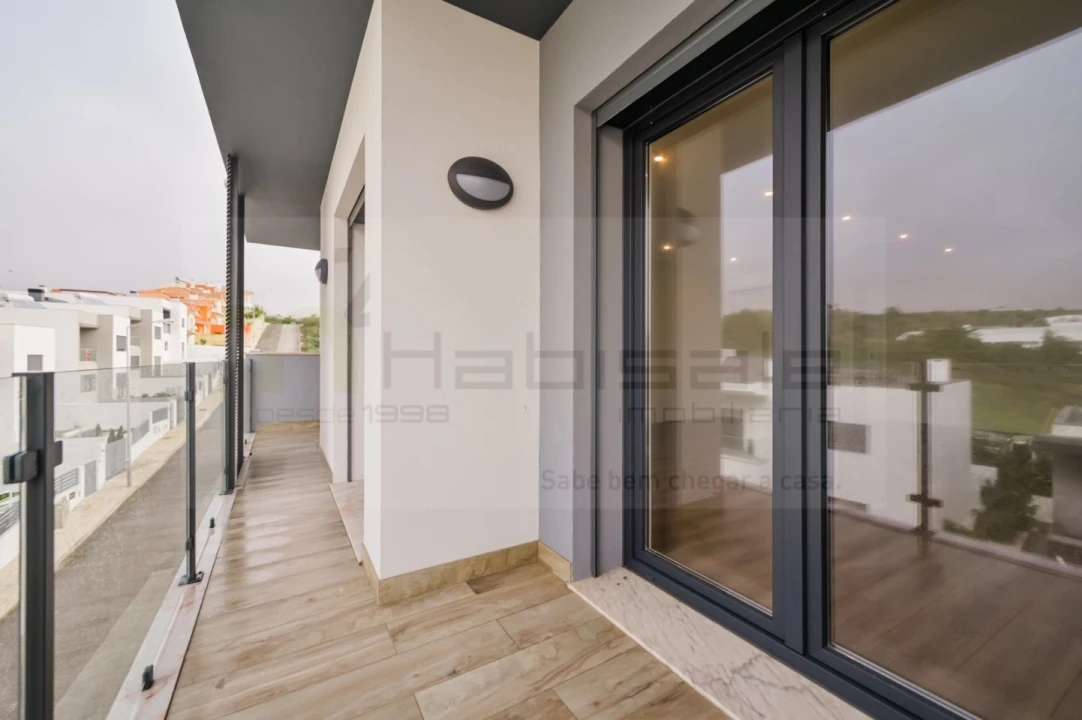 Apartamento T3 para Venda em São Domingos de Rana Foto 8