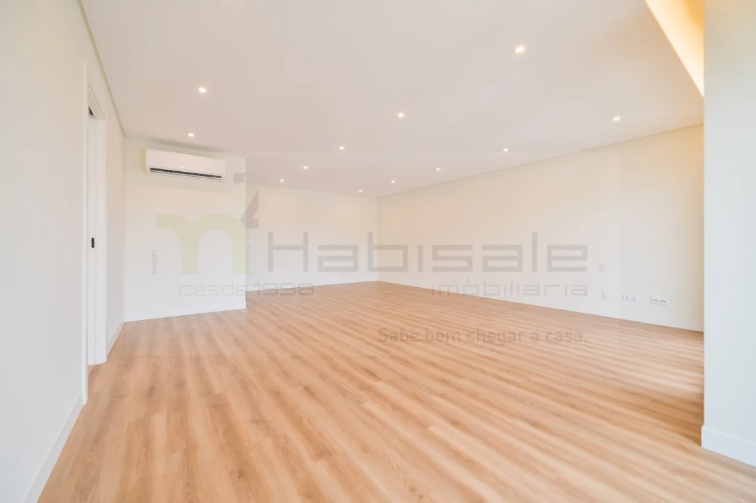 Apartamento T3 para Venda em São Domingos de Rana Foto 10