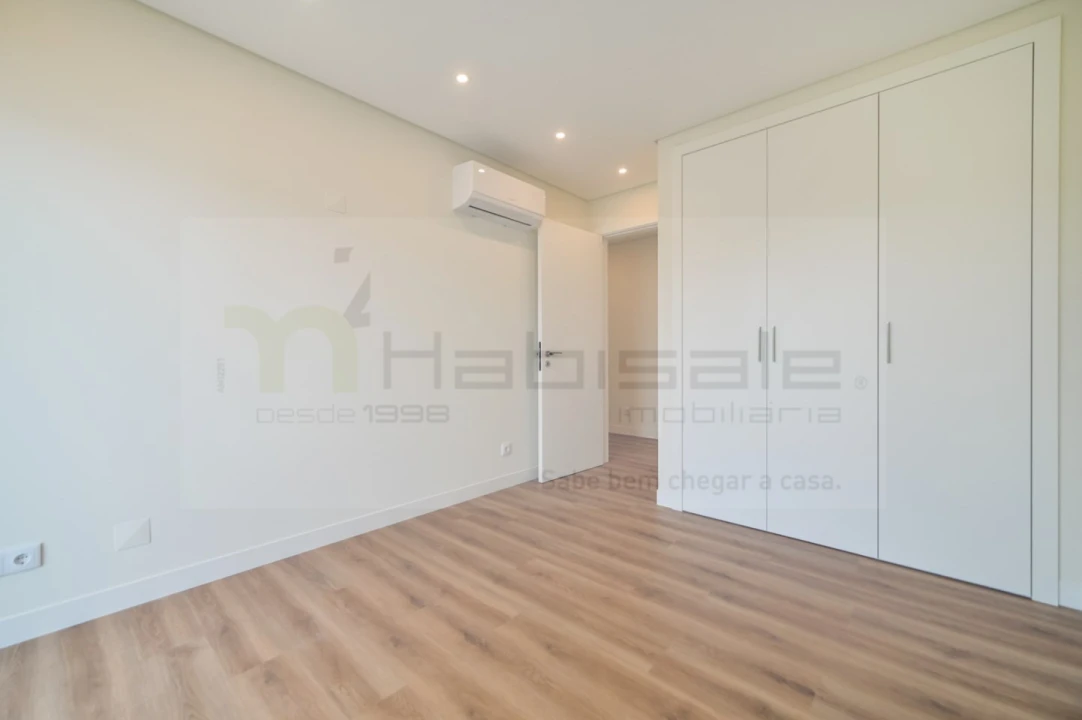 Apartamento T3 para Venda em São Domingos de Rana Foto 34