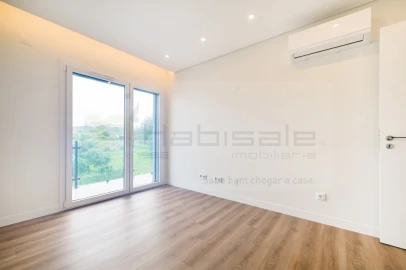 Apartamento T3 para Venda em São Domingos de Rana