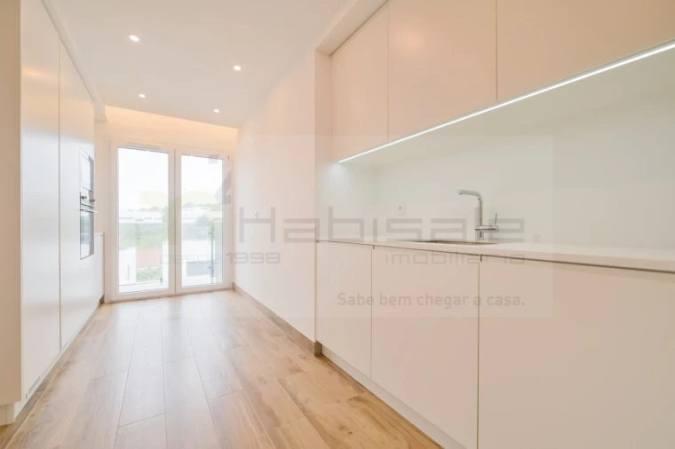 Apartamento T3 para Venda em São Domingos de Rana Foto 4