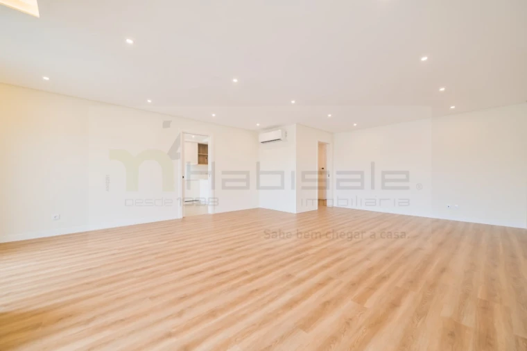 Apartamento T3 para Venda em São Domingos de Rana Foto 6