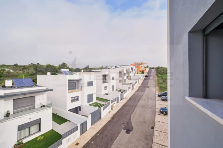 Apartamento T3 para Venda em São Domingos de Rana Foto 9