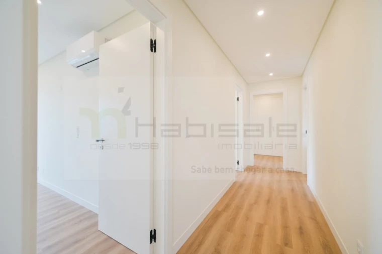 Apartamento T3 para Venda em São Domingos de Rana Foto 17