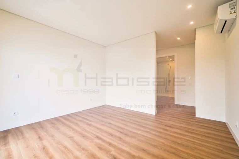 Apartamento T3 para Venda em São Domingos de Rana Foto 19