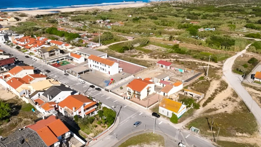 Moradia T6 para Venda em Marinha das Ondas