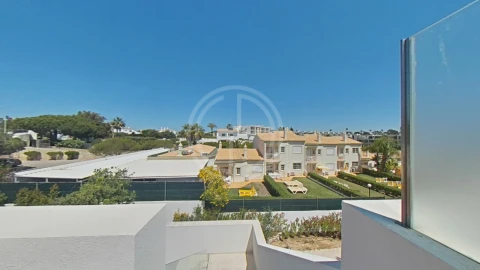 Moradia T1 para Venda em Albufeira e Olhos de Água