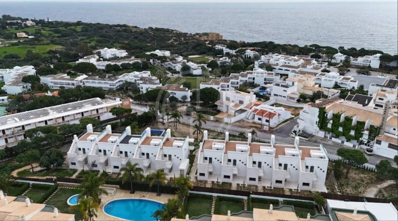 Moradia T1 para Venda em Albufeira e Olhos de Água Foto 10
