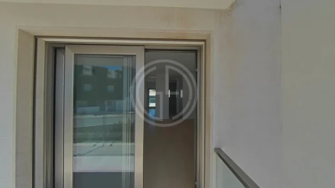 Moradia T1 para Venda em Albufeira e Olhos de Água