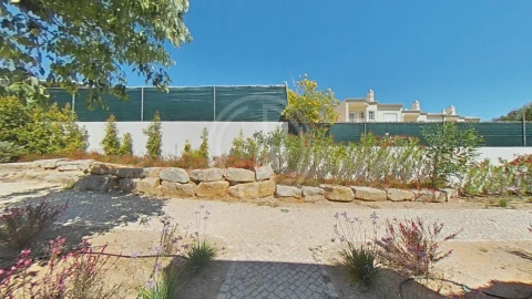 Moradia T1 para Venda em Albufeira e Olhos de Água