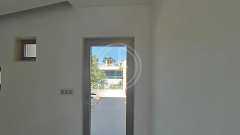 Moradia T1 para Venda em Albufeira e Olhos de Água