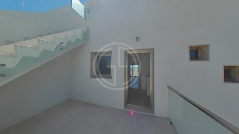 Moradia T1 para Venda em Albufeira e Olhos de Água