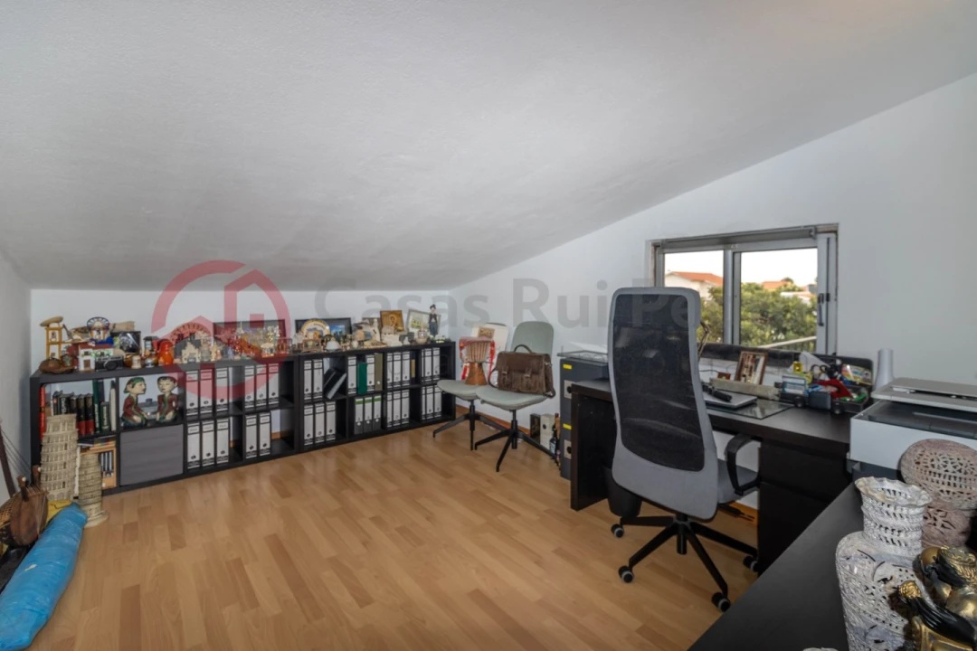Moradia T4 para Venda em Fernao Ferro Foto 17