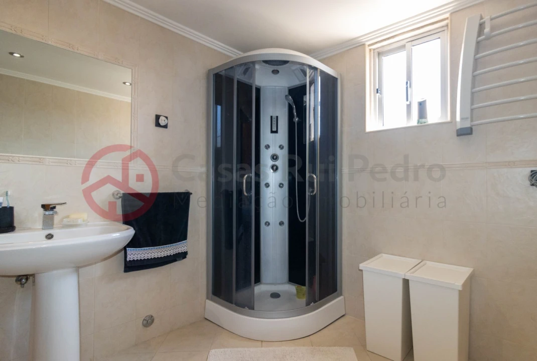 Moradia T4 para Venda em Fernao Ferro Foto 20