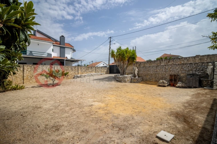 Moradia T4 para Venda em Fernao Ferro Foto 5