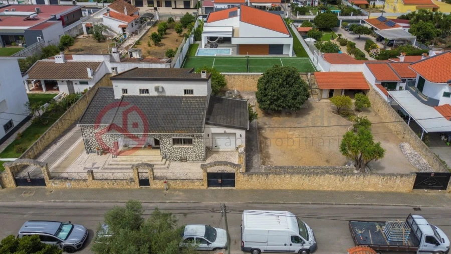 Moradia T4 para Venda em Fernao Ferro Foto 13