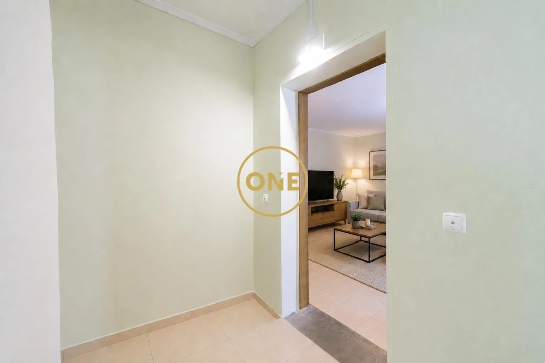 Apartamento T2 para Venda em Arrifes Foto 1