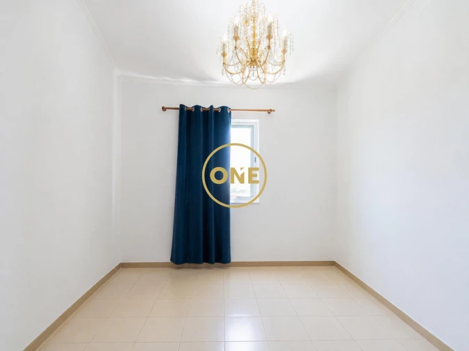 Apartamento T2 para Venda em Arrifes Foto 4