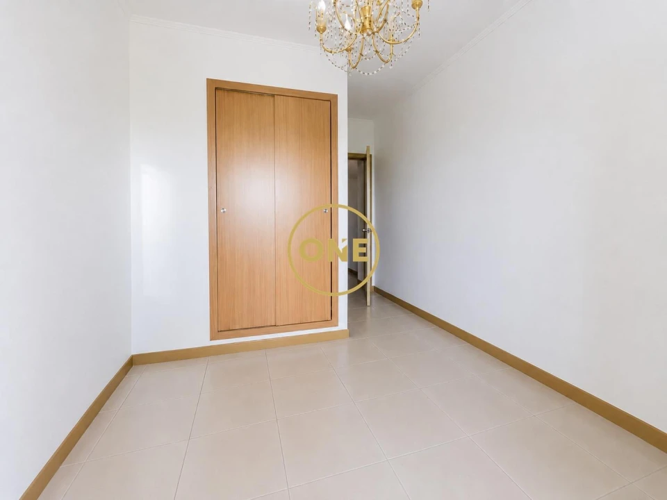 Apartamento T2 para Venda em Arrifes Foto 5