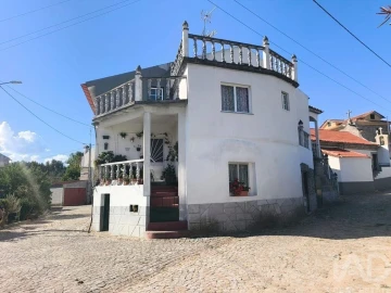 Moradia T5 para Venda em Paranhos